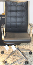 Load image into Gallery viewer, Dama Top | Executive Chair