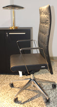 Load image into Gallery viewer, Dama Top | Executive Chair